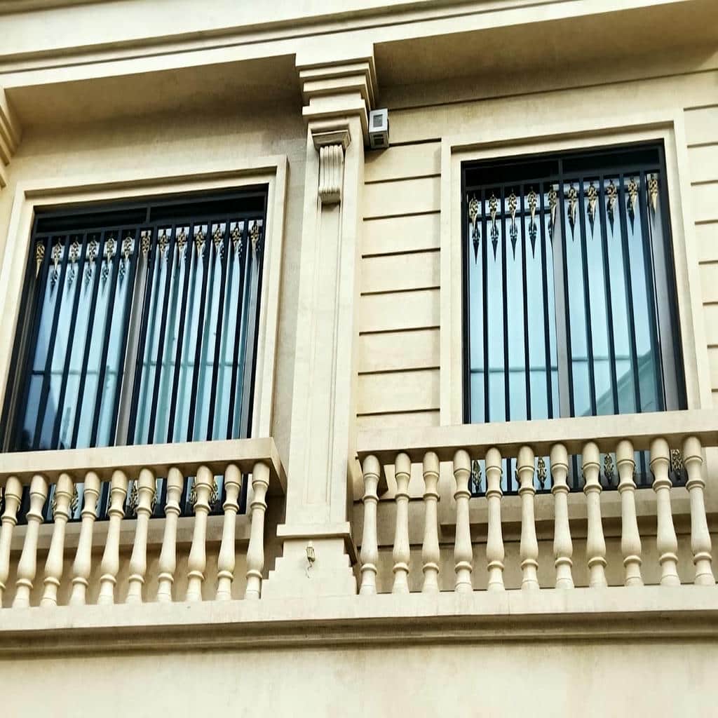 محافظ پنجره با فرم هندسی مدرن محافظ پنجره با فرم هندسی مدرن