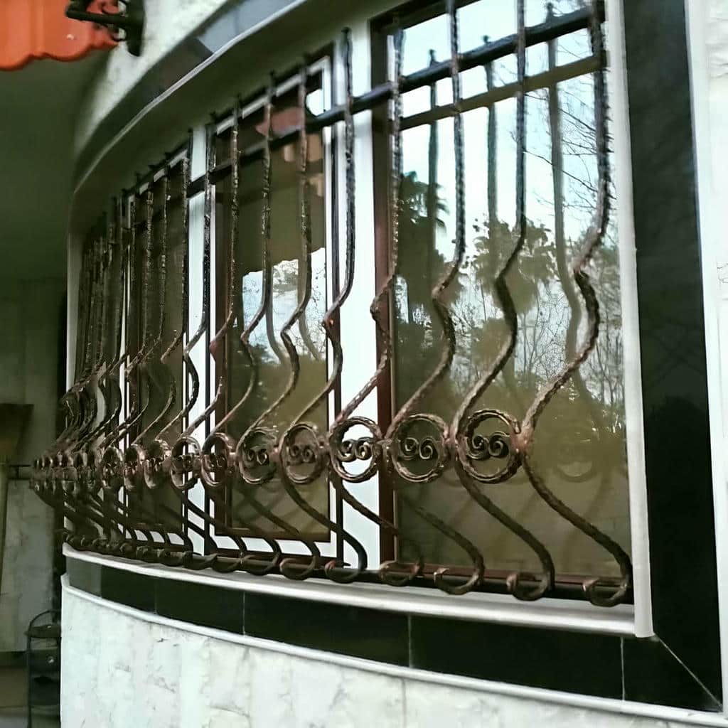 گارد پنجره فلزی با طراحی مینیمال