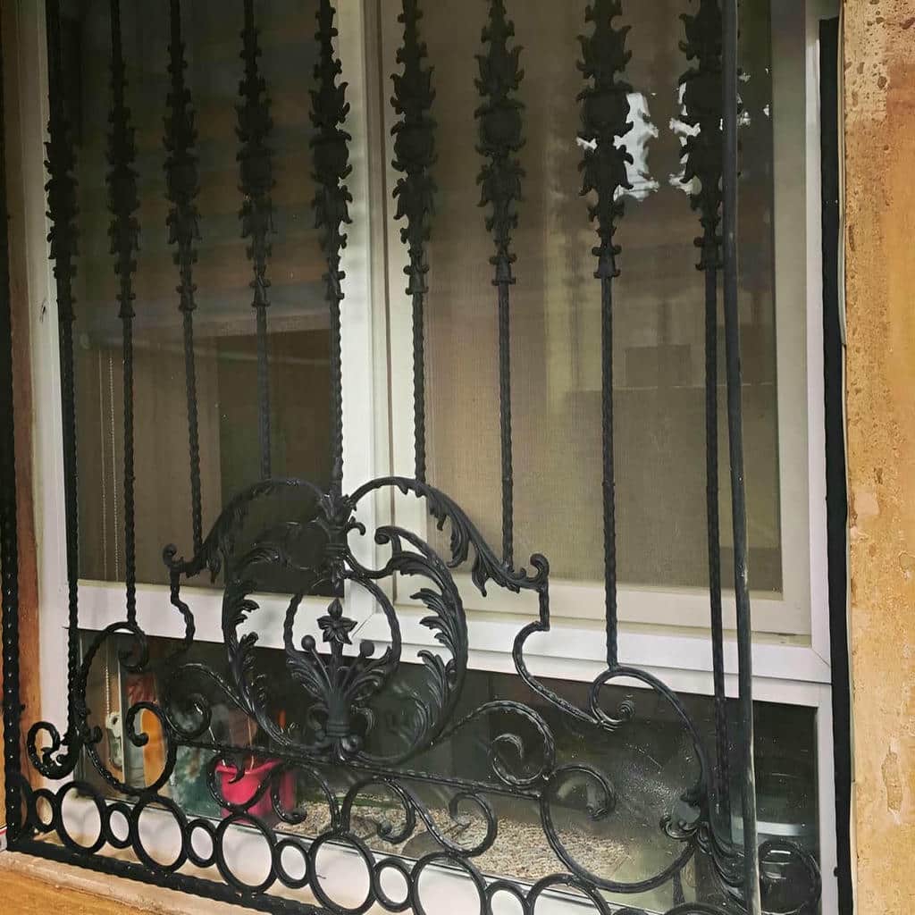 حفاظ پنجره فرفورژه اهواز با طرح مدرن