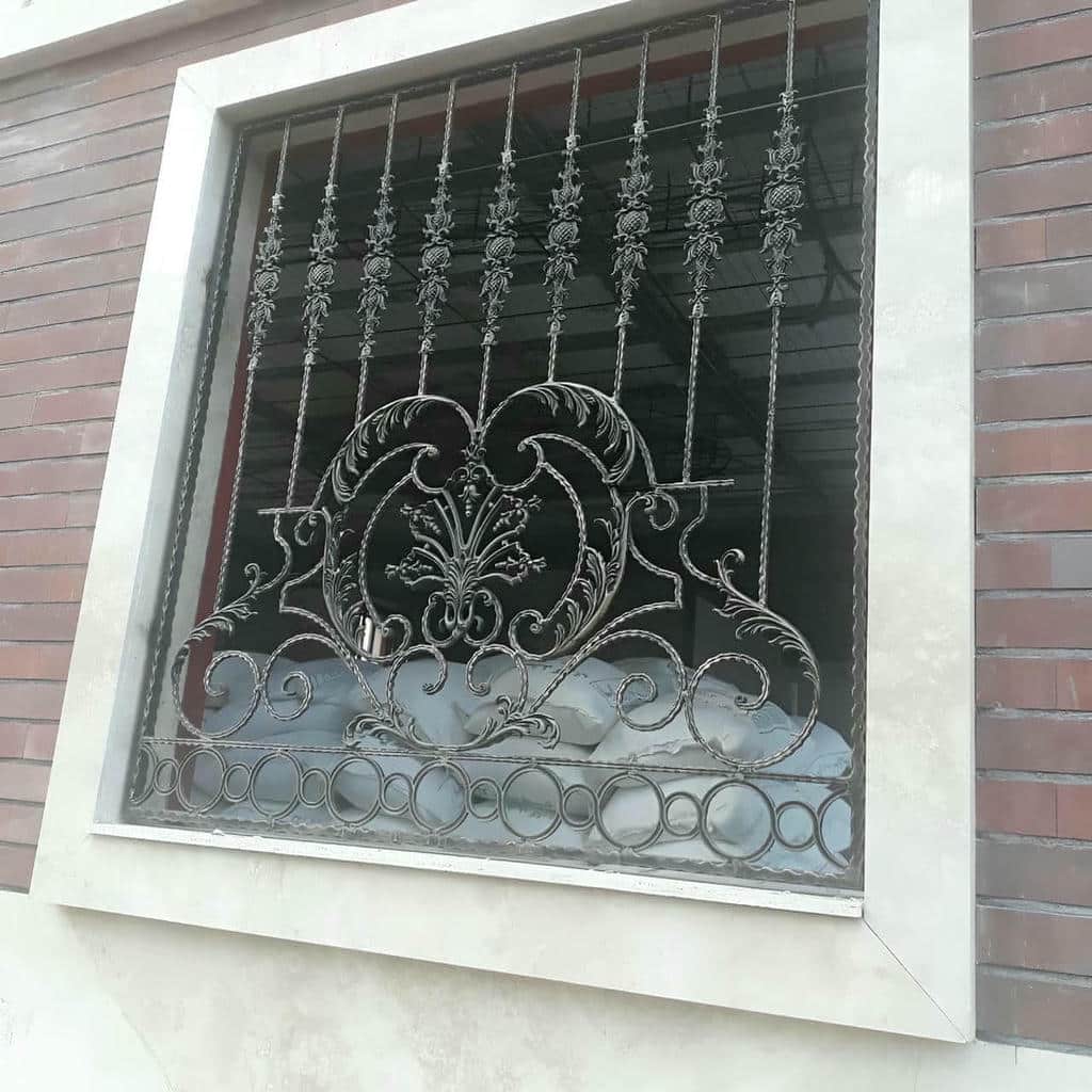 نرده پنجره آهنی مشکی دهانه بزرگ