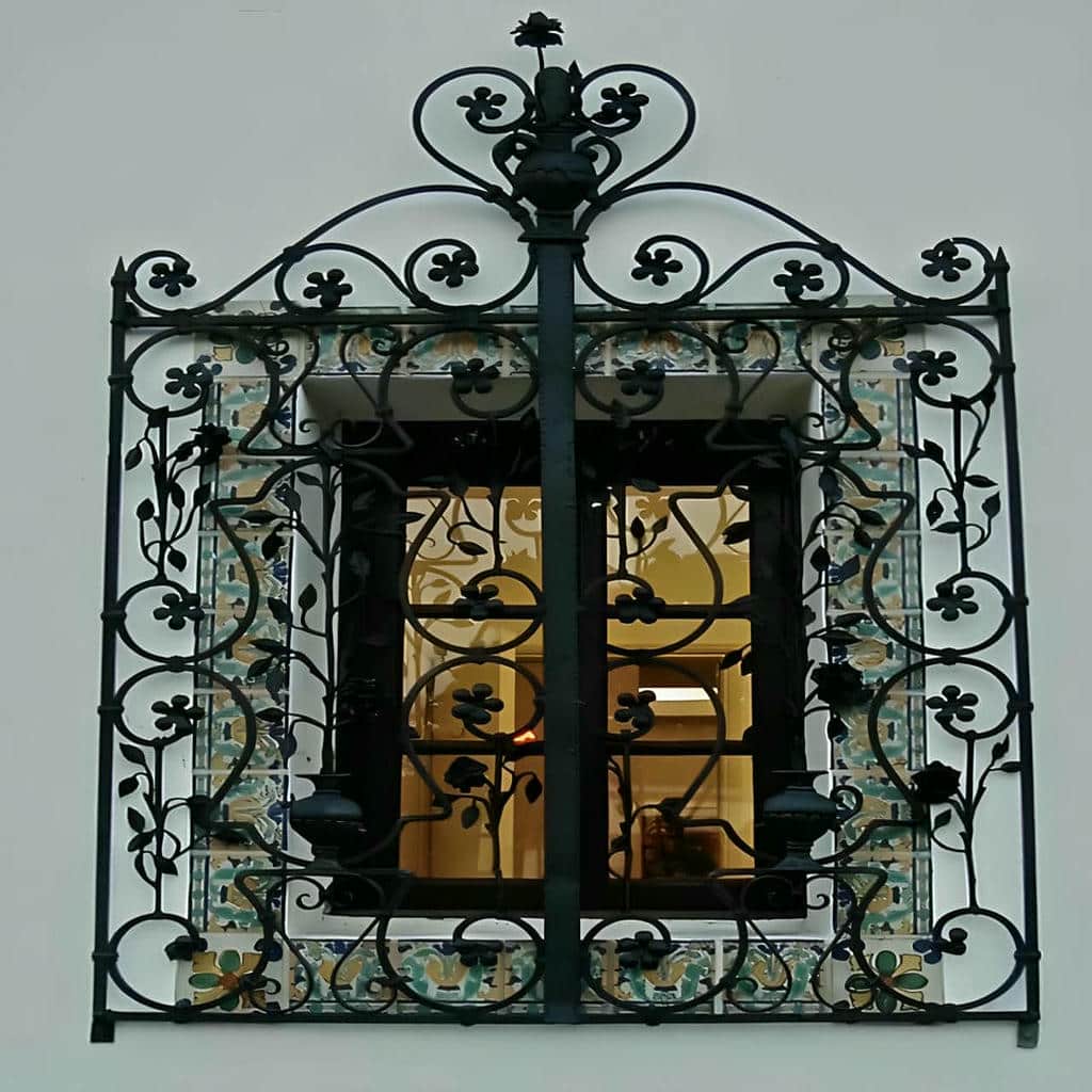 محافظ پنجره اهواز طراحی فرفورژه