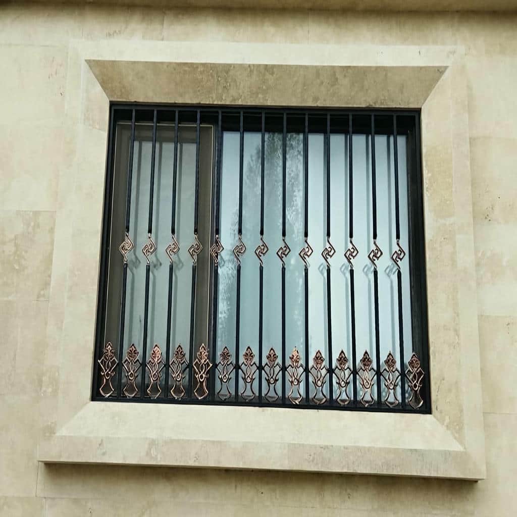 حفاظ پنجره ویلایی آهنی اهواز نمای سفید