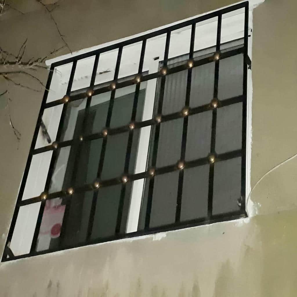 حفاظ پنجره مدرن فلزی