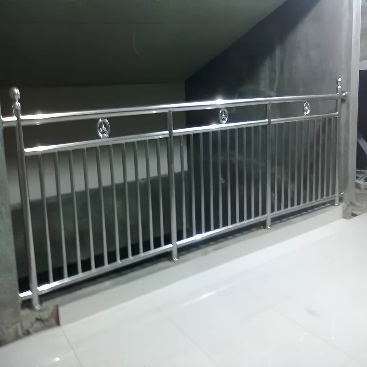 نرده تراس سفارشی اهواز با طراحی مدرن