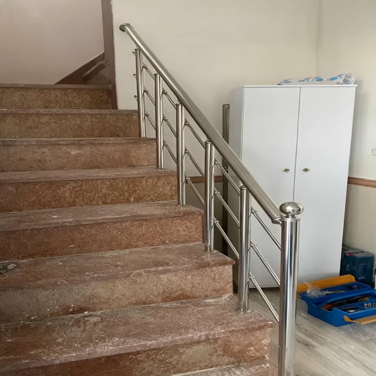 نرده استیل راه پله اهواز با طراحی استیل براق ورودی ساختمان نرده استیل راه پله اهواز با طراحی استیل براق ورودی ساختمان