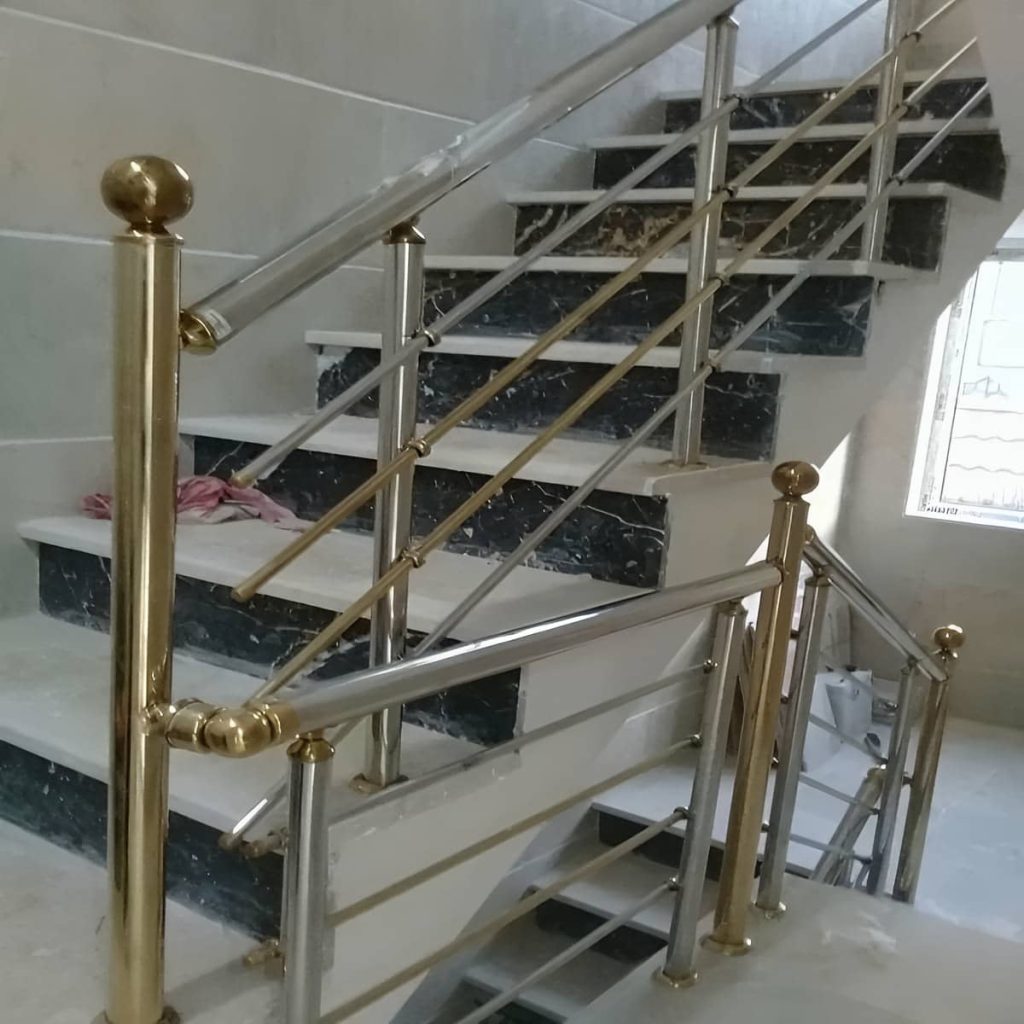 نرده پله استیل داخلی با طراحی ساده نرده پله استیل داخلی با طراحی ساده