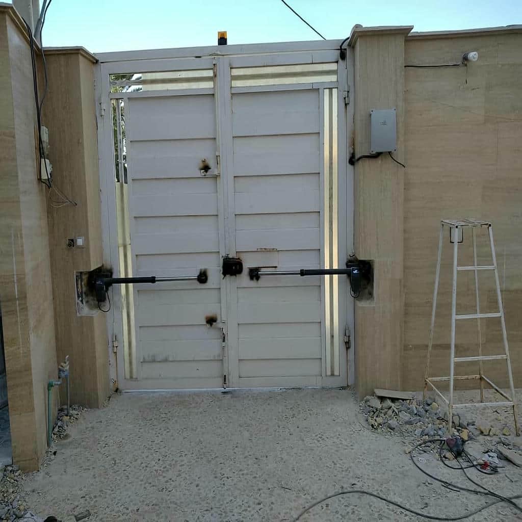 جک پارکینگی بازویی با طراحی هماهنگ نما