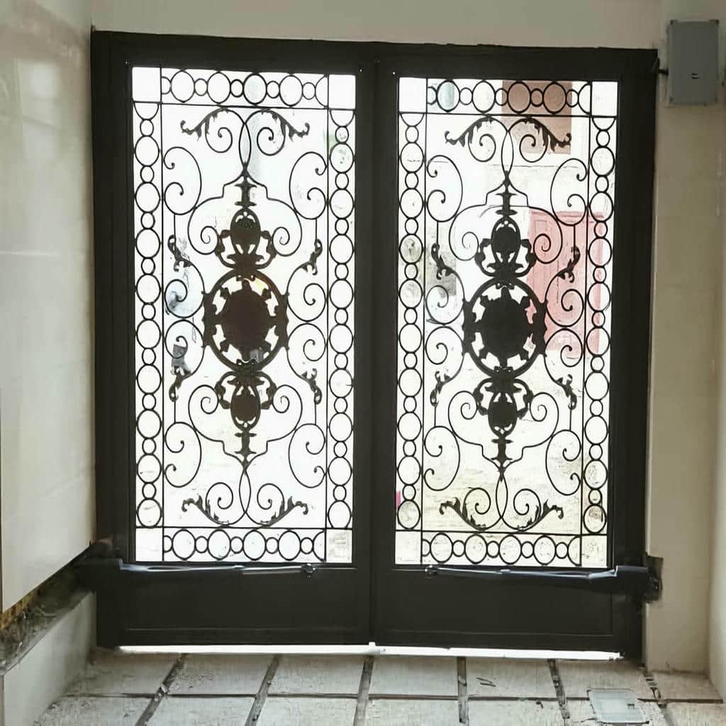 اپراتور درب پارکینگ اهواز رنگ مشکی مدرن