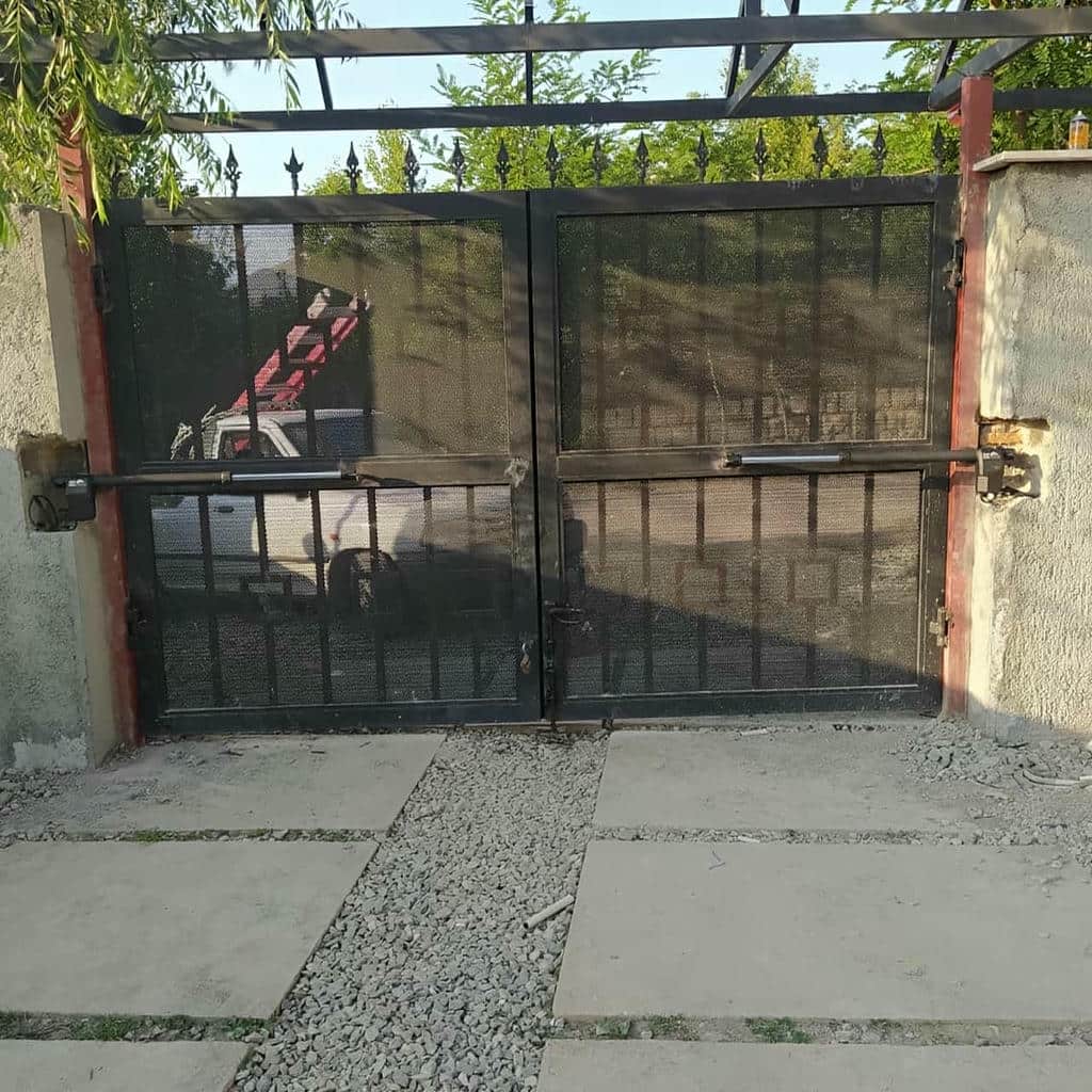 جک پارکینگی ریلی برای ورودی ساختمان