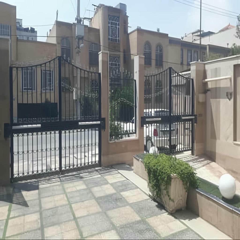 جک درب ویلایی اهواز با موتور کنترل تردد