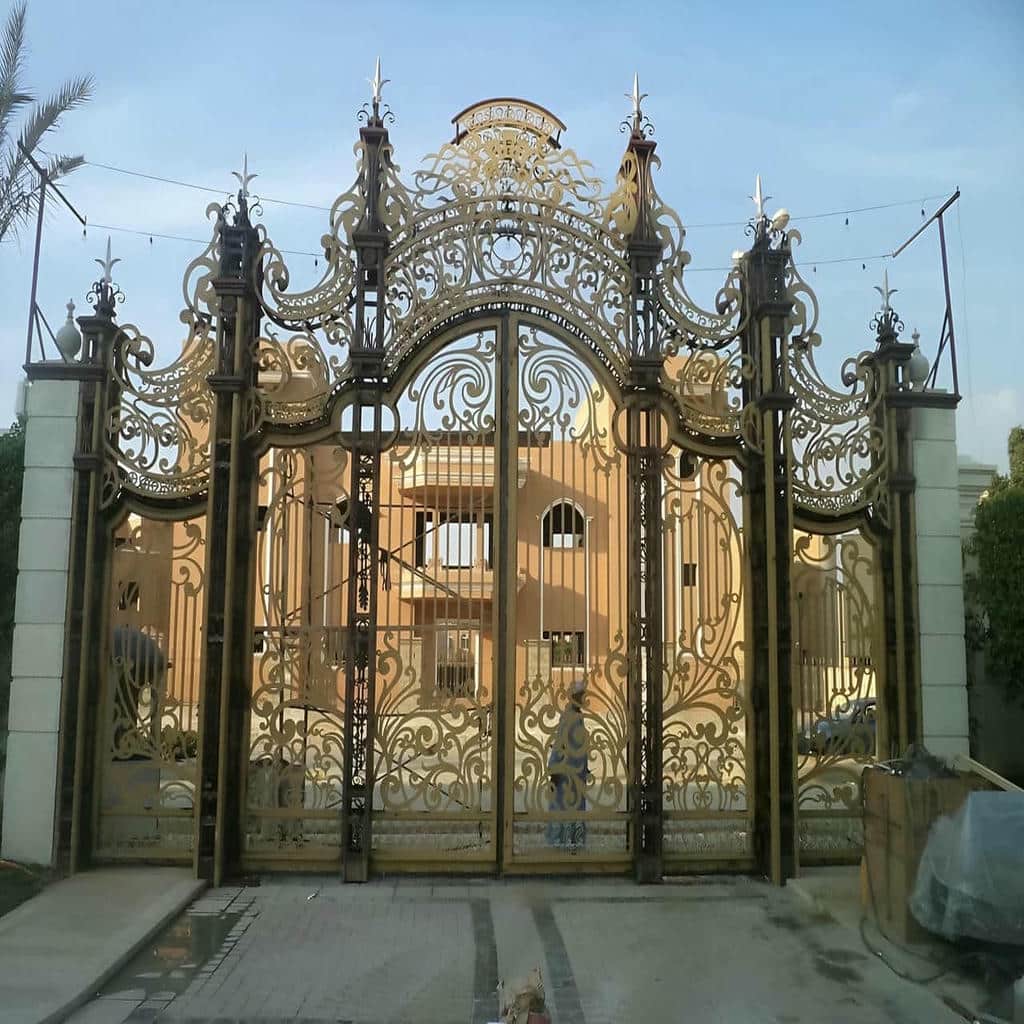 درب آهنی باغی اهواز نمای بیرونی