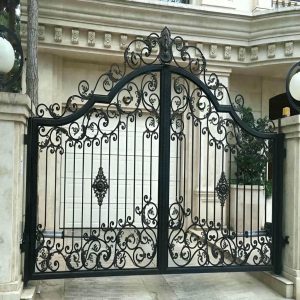 درب ساختمان فلزی کم عرض اهواز با طراحی ساده